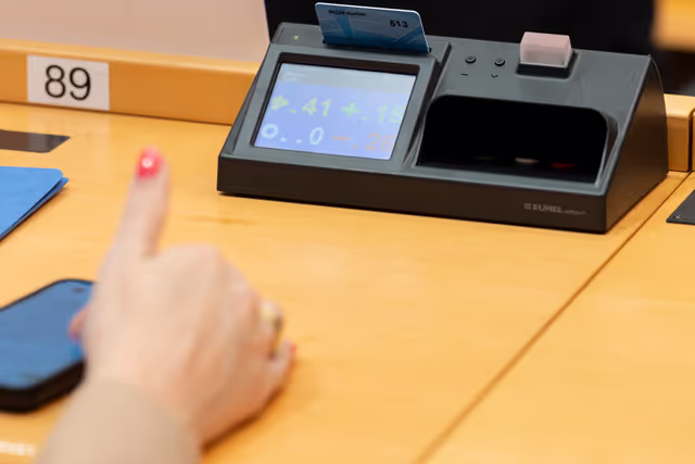 Zdjęcie 2: TRAN Committee: Vote-Revision EU rules on vehicle registration documents