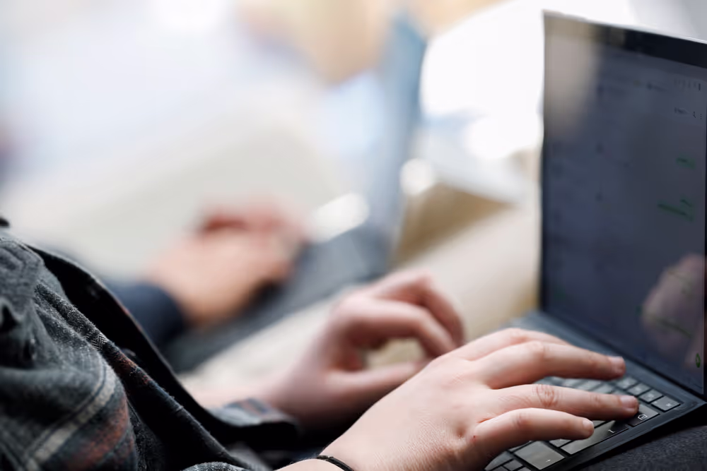 Stockshot : Common charger for laptops, tablets and phones