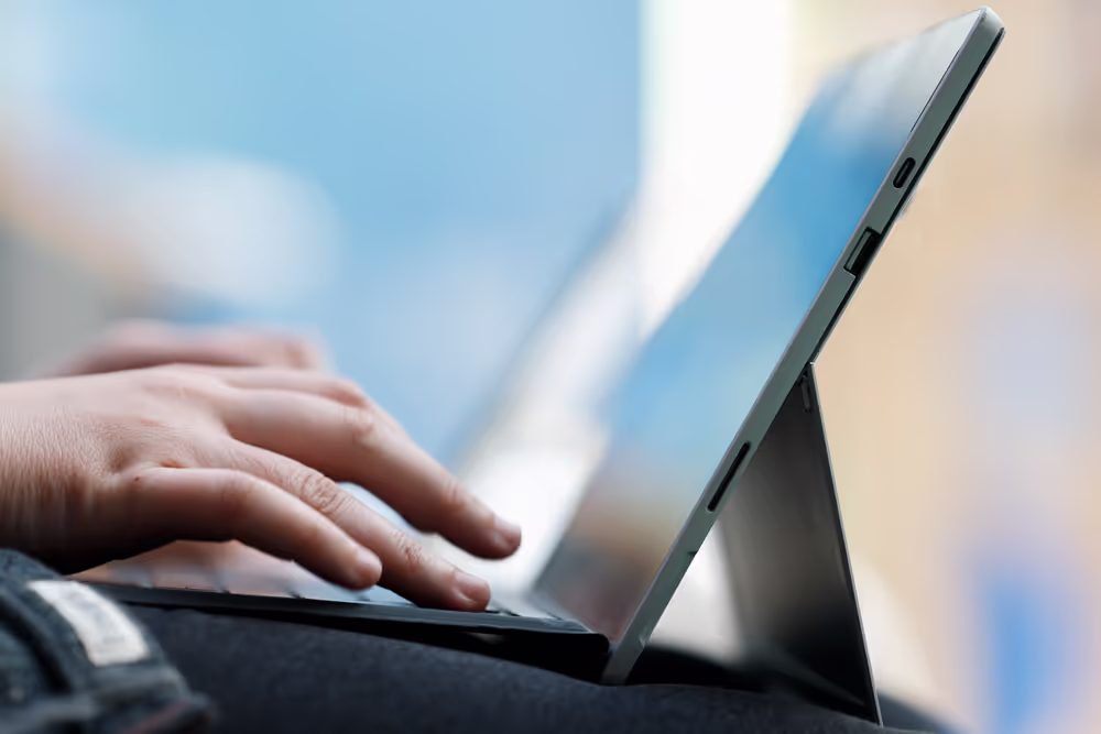 Stockshot : Common charger for laptops, tablets and phones