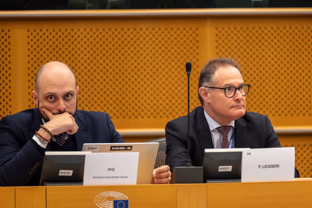 Fotagrafa 2: ECON LIBE -  Kick-off Trilogue on Directive Omnibus