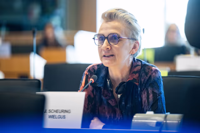 Снимка 11: FEMM Committee - Exchange of views with Hadja LAHBIB - Management - Structured dialogue, including presentation of the Gender Equality Strategy