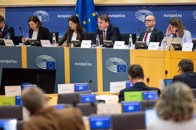 Foto 17: SANT - Presentation by Olivér VARHELYI, Commissioner for Health and Animal Welfare