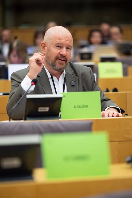 Foto 6: SANT - Presentation by Olivér VARHELYI, Commissioner for Health and Animal Welfare