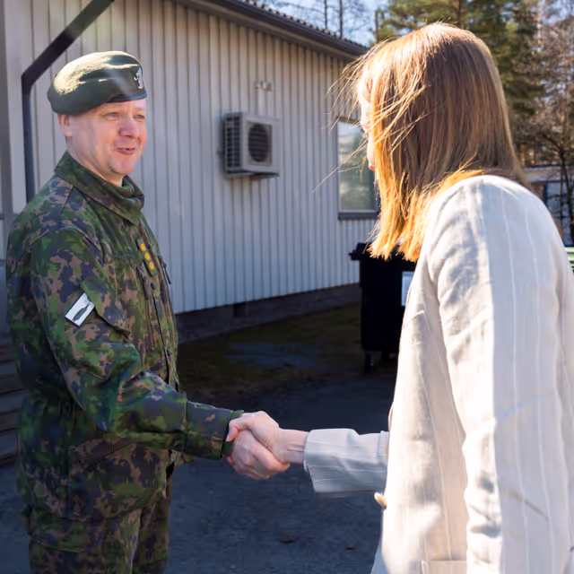 Official visit by Roberta METSOLA, EP President, to Helsinki (Finland) - Visit to the Karelia Brigade of the Finnish Army