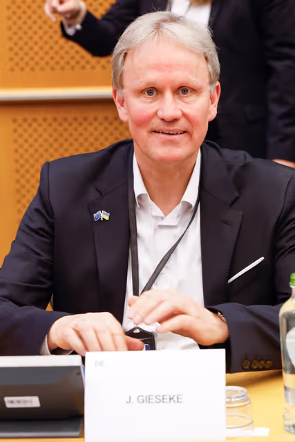 Valokuva 33: Conciliation Committee meeting on Air passenger rights