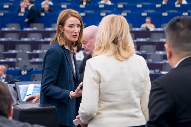 Fotografia 19: EP Plenary session - Resumption of session and order of business