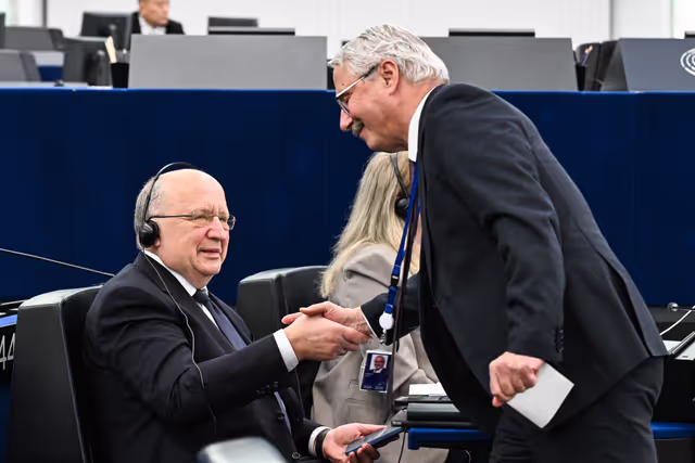 Снимка 37: EP Plenary session - Supporting democratic resilience in Armenia