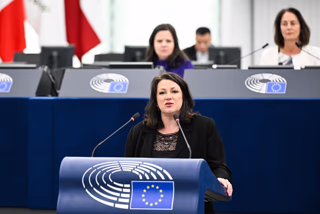 Снимка 35: EP Plenary session - Supporting democratic resilience in Armenia