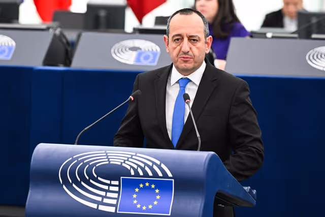 Снимка 33: EP Plenary session - Supporting democratic resilience in Armenia