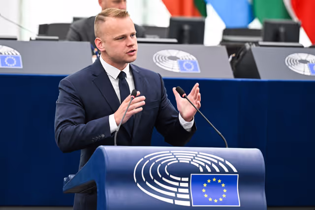Снимка 25: EP Plenary session - Supporting democratic resilience in Armenia