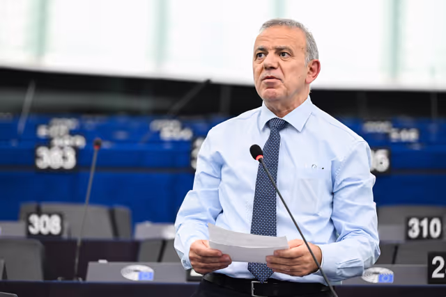 Снимка 6: EP Plenary session - Supporting democratic resilience in Armenia