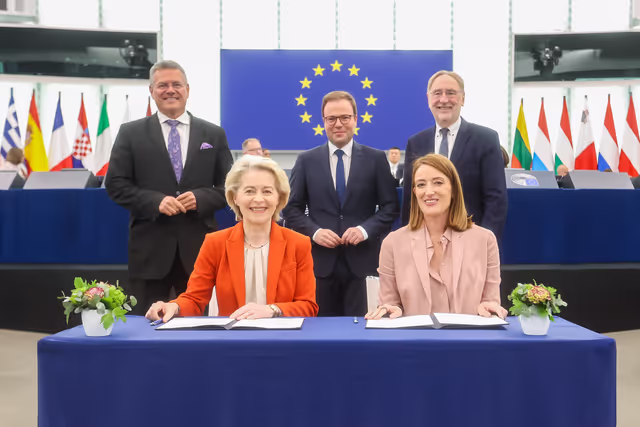 EP Plenary session - Signing ceremony: Framework agreement