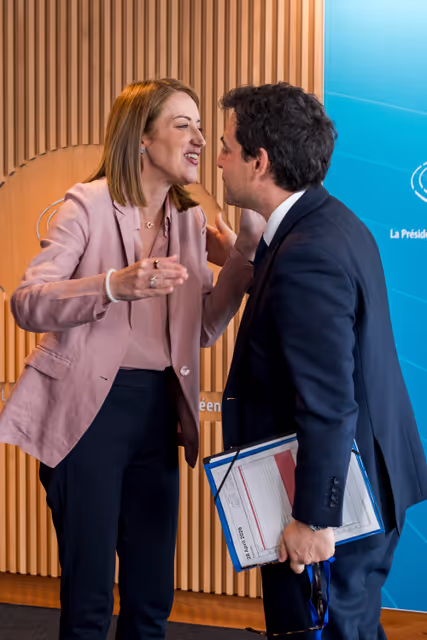Valokuva 3: Roberta METSOLA, EP President meets with Stéphane SÉJOURNÉ, Executive Vice-President of the EC