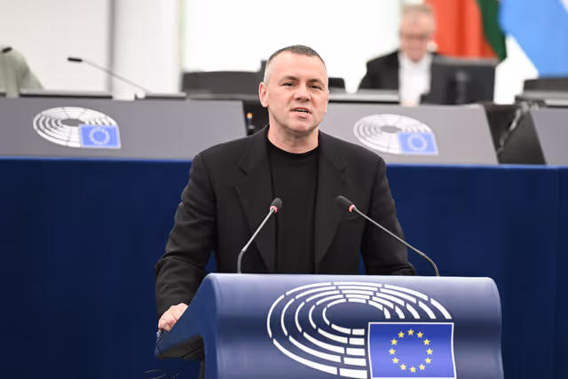 Photo 12: EP Plenary session - Roma inclusion, equality and fundamental rights: delivering on Europe’s values