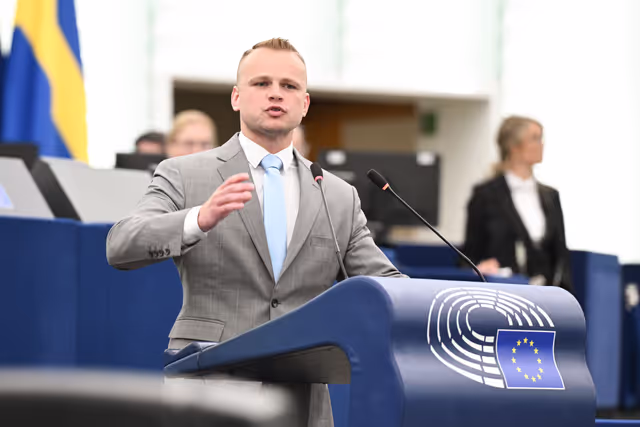 Photo 7: EP Plenary session - Roma inclusion, equality and fundamental rights: delivering on Europe’s values