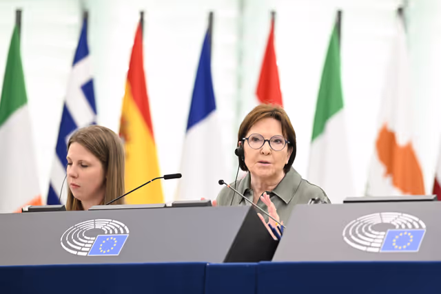 Photo 4: EP Plenary session - Roma inclusion, equality and fundamental rights: delivering on Europe’s values