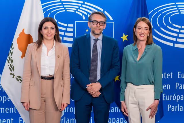 Valokuva 10: LEX signing ceremony in the presence of Roberta METSOLA, EP President and Marilena RAOUNA, Deputy Minister for European Affairs, on behalf of the Cyprus Presidency