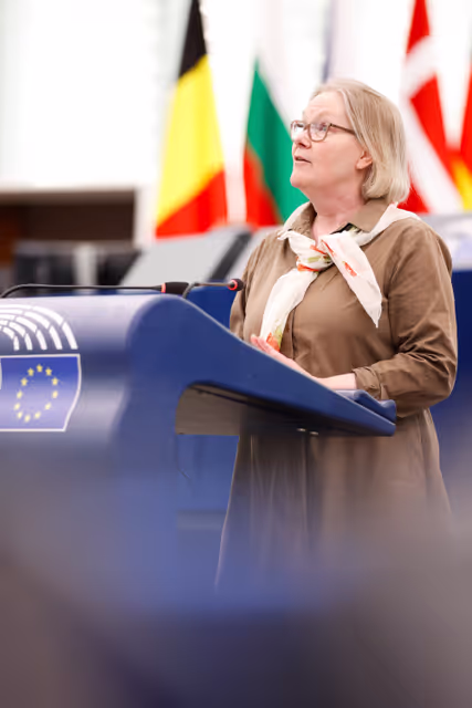 Photo 36: EP Plenary session - Women’s entrepreneurship in rural and island areas and outermost regions