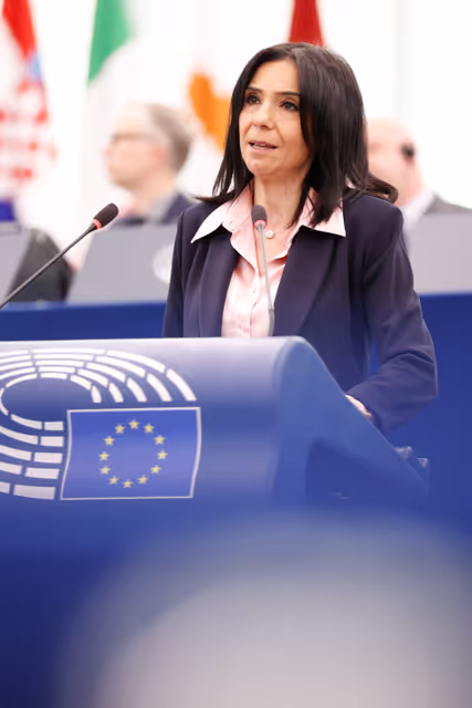 Photo 34: EP Plenary session - Women’s entrepreneurship in rural and island areas and outermost regions