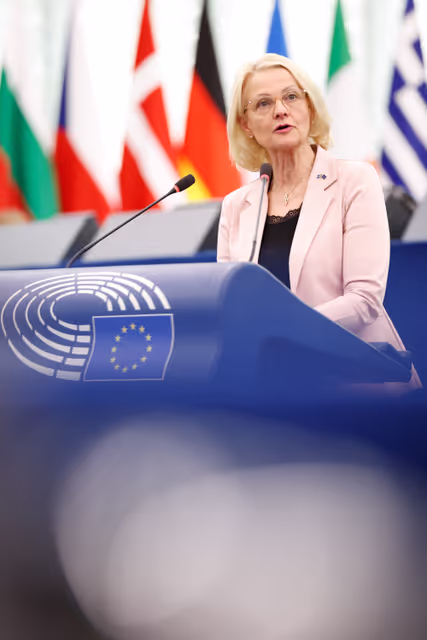 Photo 16: EP Plenary session - Women’s entrepreneurship in rural and island areas and outermost regions