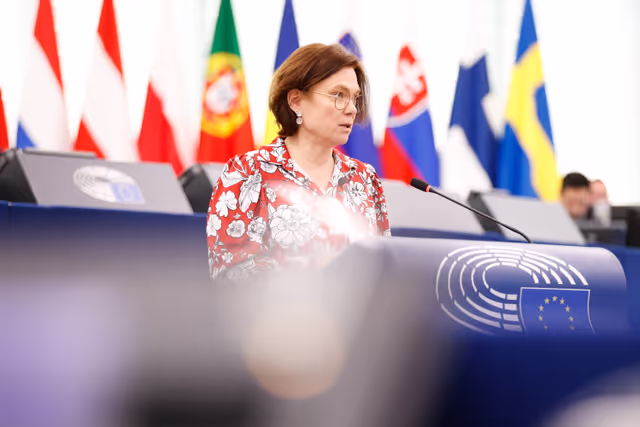 Photo 9: EP Plenary session - Women’s entrepreneurship in rural and island areas and outermost regions