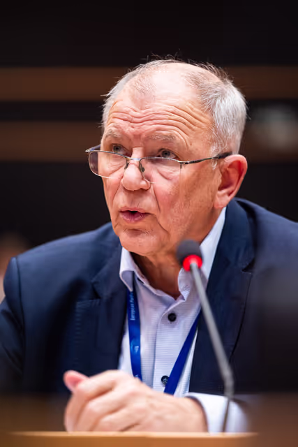 ENVI - Exchange of views with Olivér Várhelyi, Commissioner for Health and Animal Welfare, as part of the structured dialogue