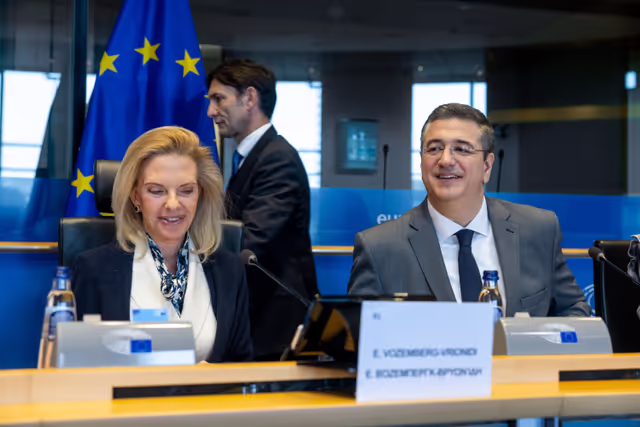 Foto 10: TRAN - Structured dialogue - Presentation by Commissioner Tzitzikostas