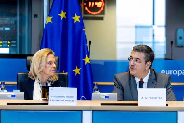 Foto 8: TRAN - Structured dialogue - Presentation by Commissioner Tzitzikostas