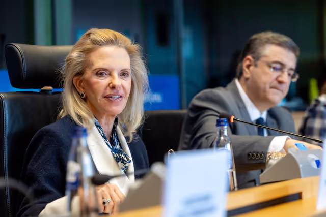 Foto 1: TRAN - Structured dialogue - Presentation by Commissioner Tzitzikostas