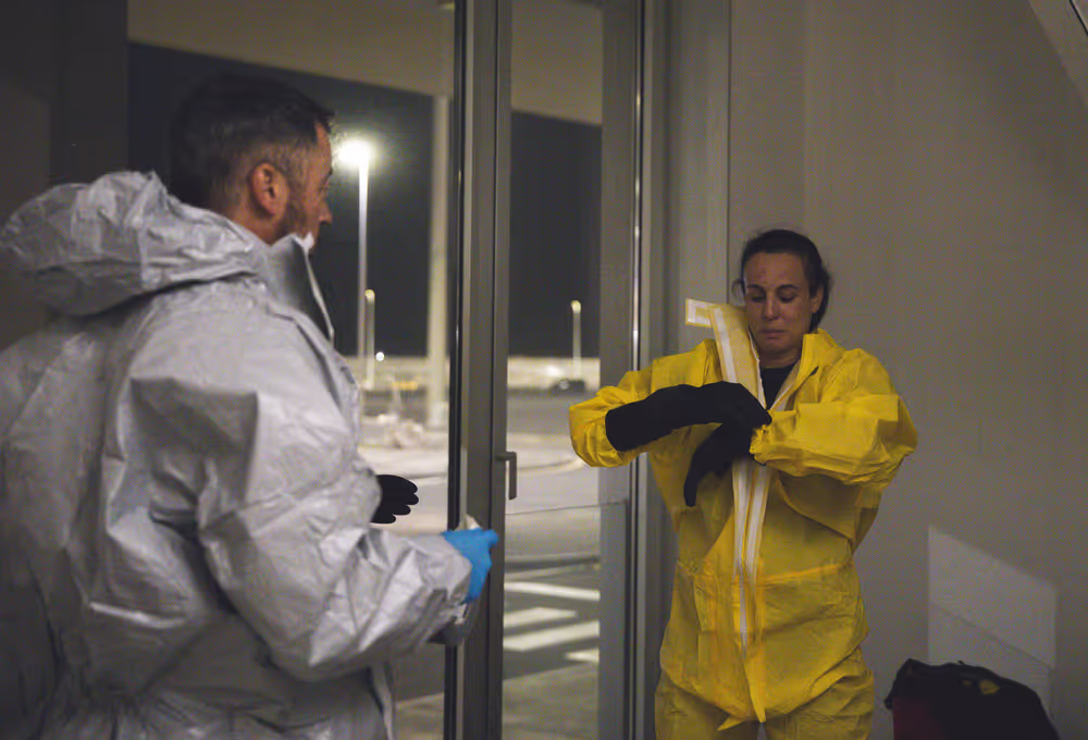 Hantavirus disease - Disinfection operation on a cruise ship by Spain's Military Emergency Unit (UME)