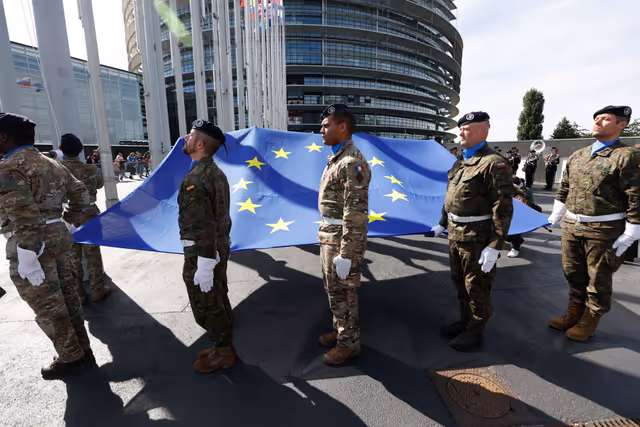 Fotografi 11: Open Day 2026 in Strasbourg- Official opening ceremony, marked by the lifting of European colors by the Eurocorps