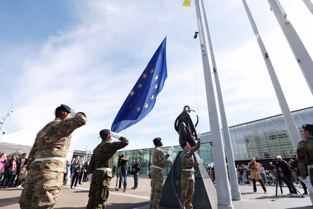 Fotografi 9: Open Day 2026 in Strasbourg- Official opening ceremony, marked by the lifting of European colors by the Eurocorps