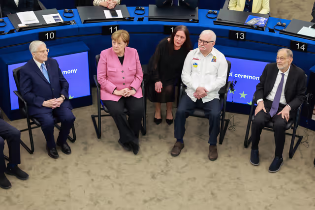 Photo 27: EP Plenary Session - European Order of Merit – Conferral ceremony