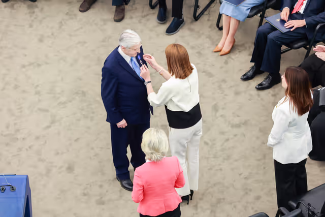 Photo 29: EP Plenary Session - European Order of Merit – Conferral ceremony
