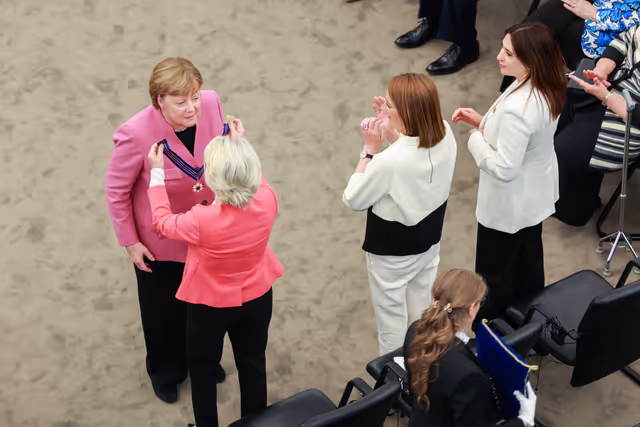 Photo 20: EP Plenary Session - European Order of Merit – Conferral ceremony