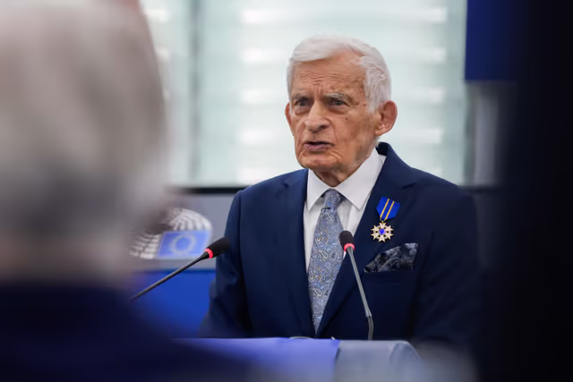 Photo 36: EP Plenary Session - European Order of Merit – Conferral ceremony