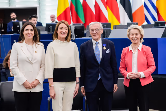 Photo 28: EP Plenary Session - European Order of Merit – Conferral ceremony