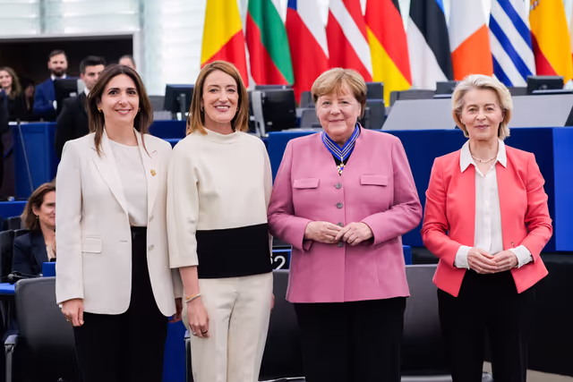Photo 36: EP Plenary Session - European Order of Merit – Conferral ceremony