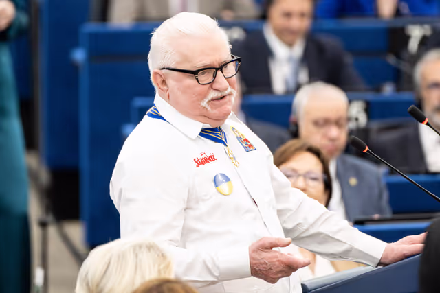 Photo 4: EP Plenary Session - European Order of Merit – Conferral ceremony
