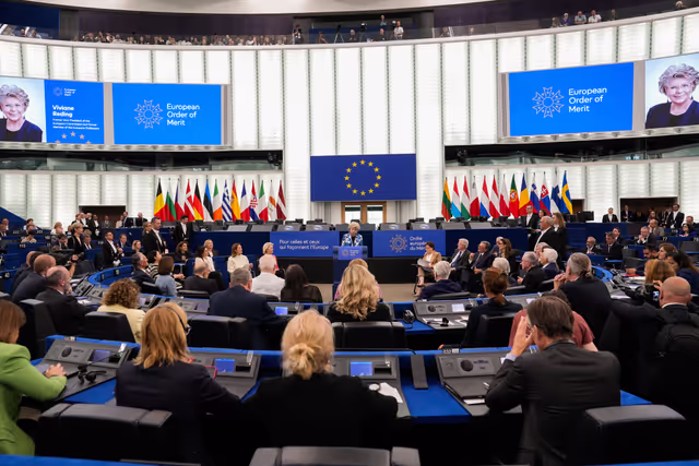 Photo 22: EP Plenary Session - European Order of Merit – Conferral ceremony