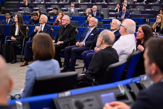 Photo 4: EP Plenary Session - European Order of Merit – Conferral ceremony