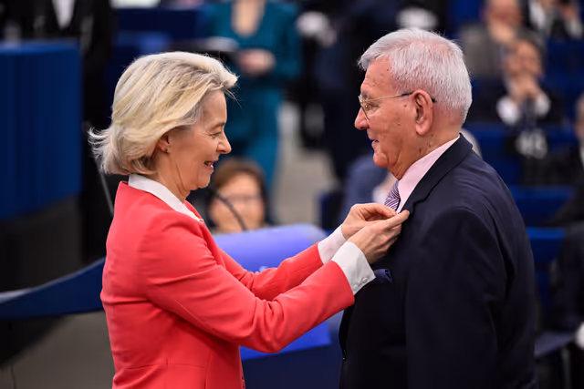 Photo 31: EP Plenary Session - European Order of Merit – Conferral ceremony