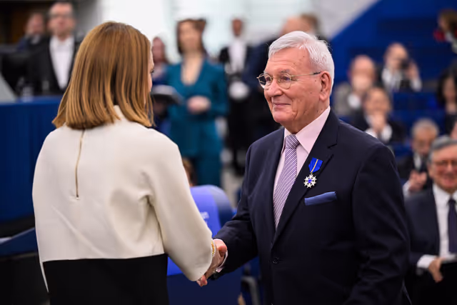 Photo 33: EP Plenary Session - European Order of Merit – Conferral ceremony