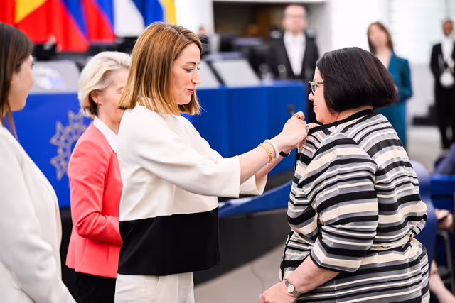 Photo 15: EP Plenary Session - European Order of Merit – Conferral ceremony