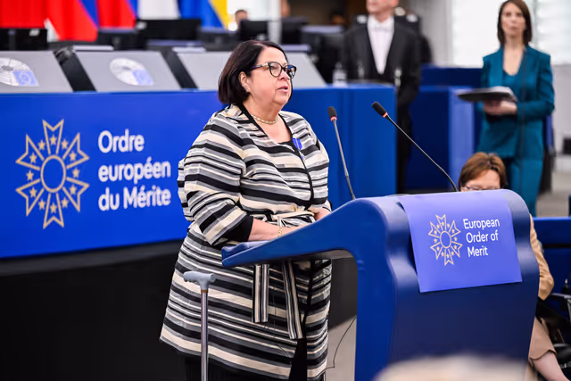 Photo 14: EP Plenary Session - European Order of Merit – Conferral ceremony