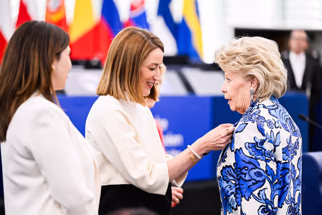 Photo 30: EP Plenary Session - European Order of Merit – Conferral ceremony