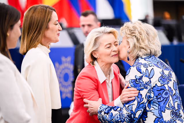 Photo 32: EP Plenary Session - European Order of Merit – Conferral ceremony