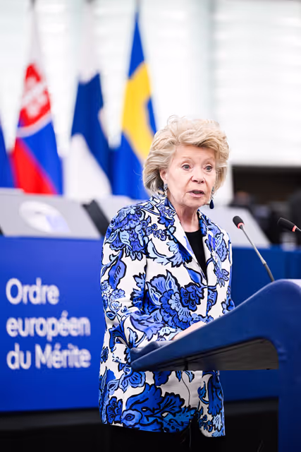 Photo 21: EP Plenary Session - European Order of Merit – Conferral ceremony