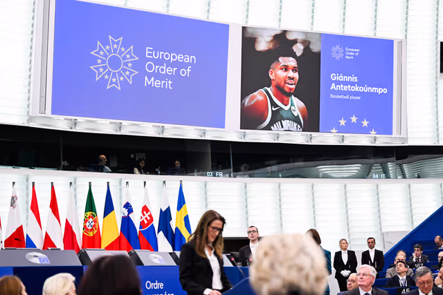 Photo 18: EP Plenary Session - European Order of Merit – Conferral ceremony