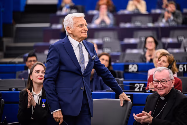 Photo 7: EP Plenary Session - European Order of Merit – Conferral ceremony